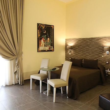 Boutique Hotel Piazza Carita Neapol Zewnętrze zdjęcie