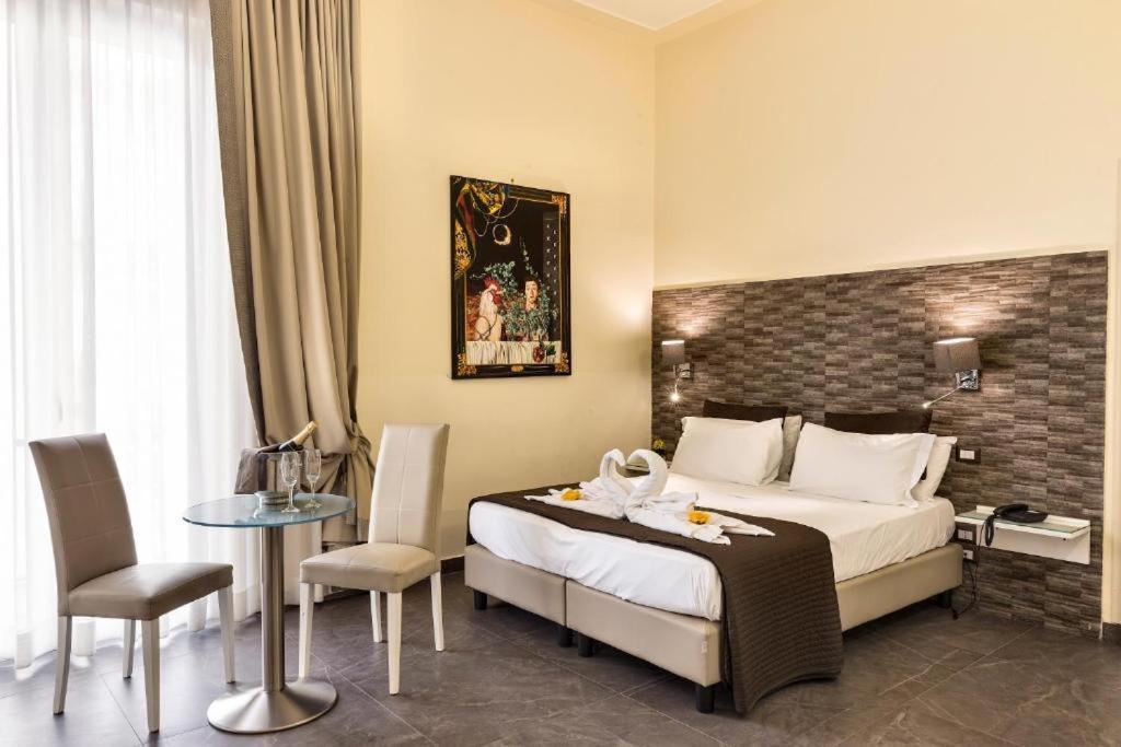 Boutique Hotel Piazza Carita Neapol Zewnętrze zdjęcie