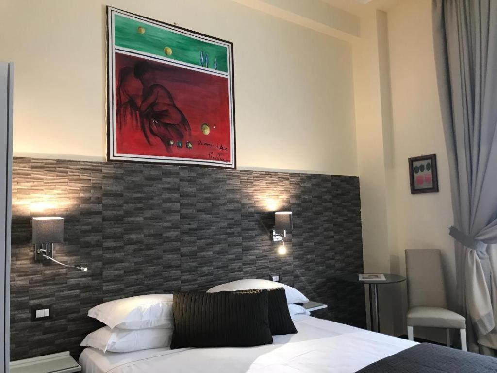 Boutique Hotel Piazza Carita Neapol Zewnętrze zdjęcie