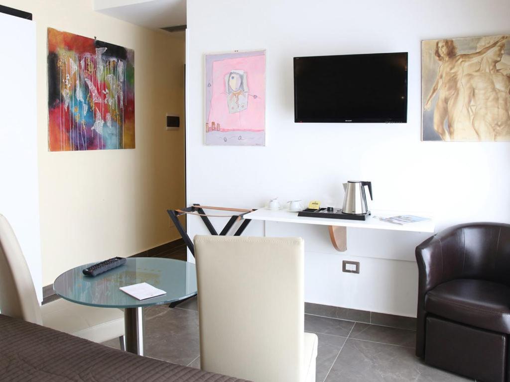 Boutique Hotel Piazza Carita Neapol Zewnętrze zdjęcie