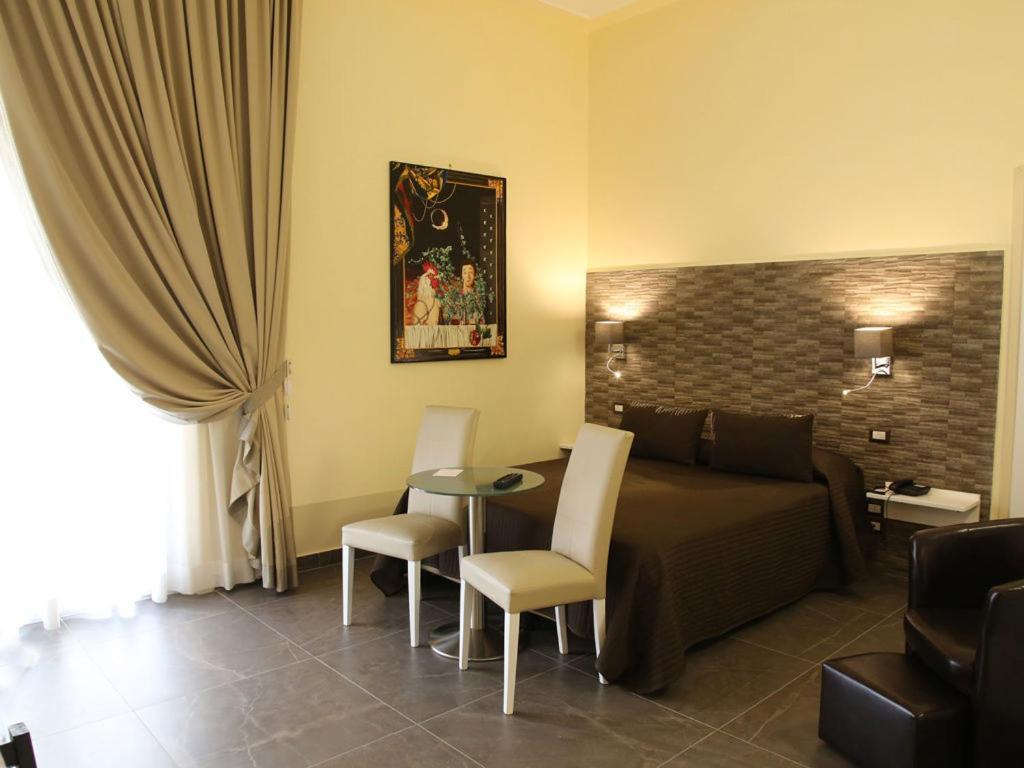 Boutique Hotel Piazza Carita Neapol Zewnętrze zdjęcie